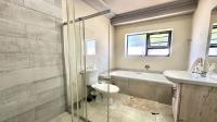 Bathroom 1 of property in Fairview - PE
