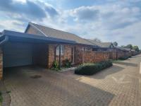 2 Bedroom 1 Bathroom Simplex for Sale for sale in Doornpoort