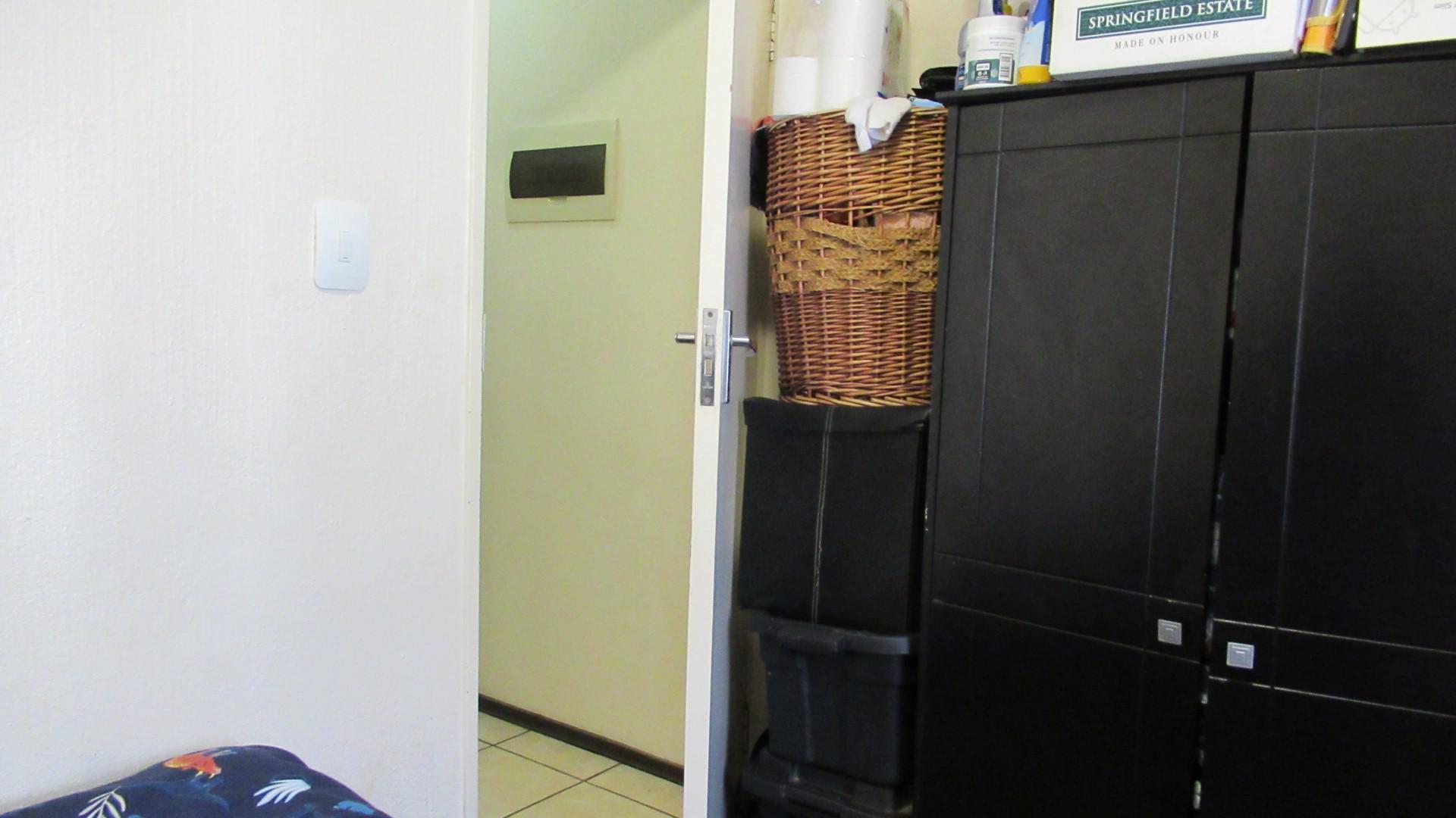 Bed Room 1 - 9 square meters of property in Northwold