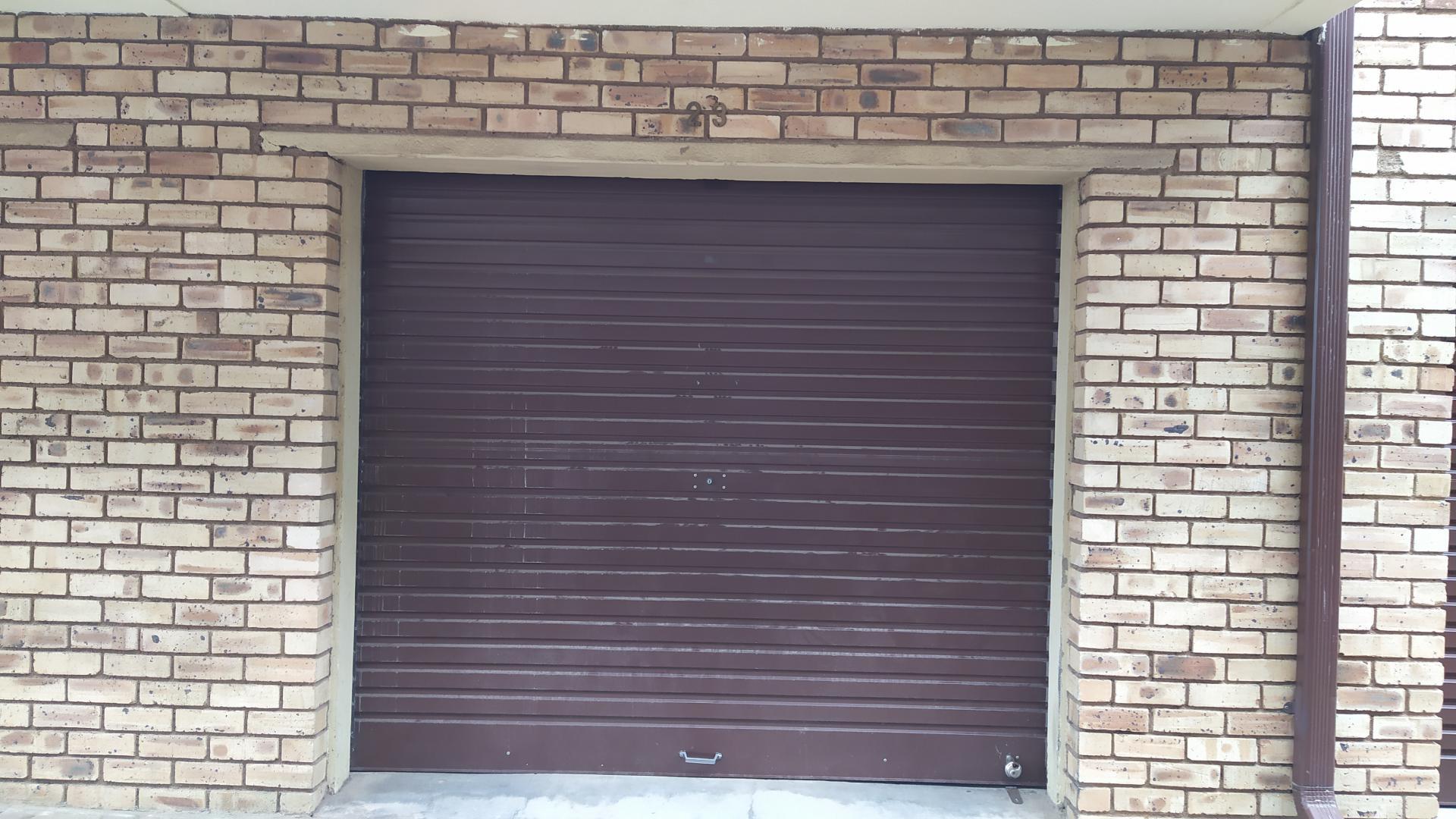 Spaces of property in Florida Park