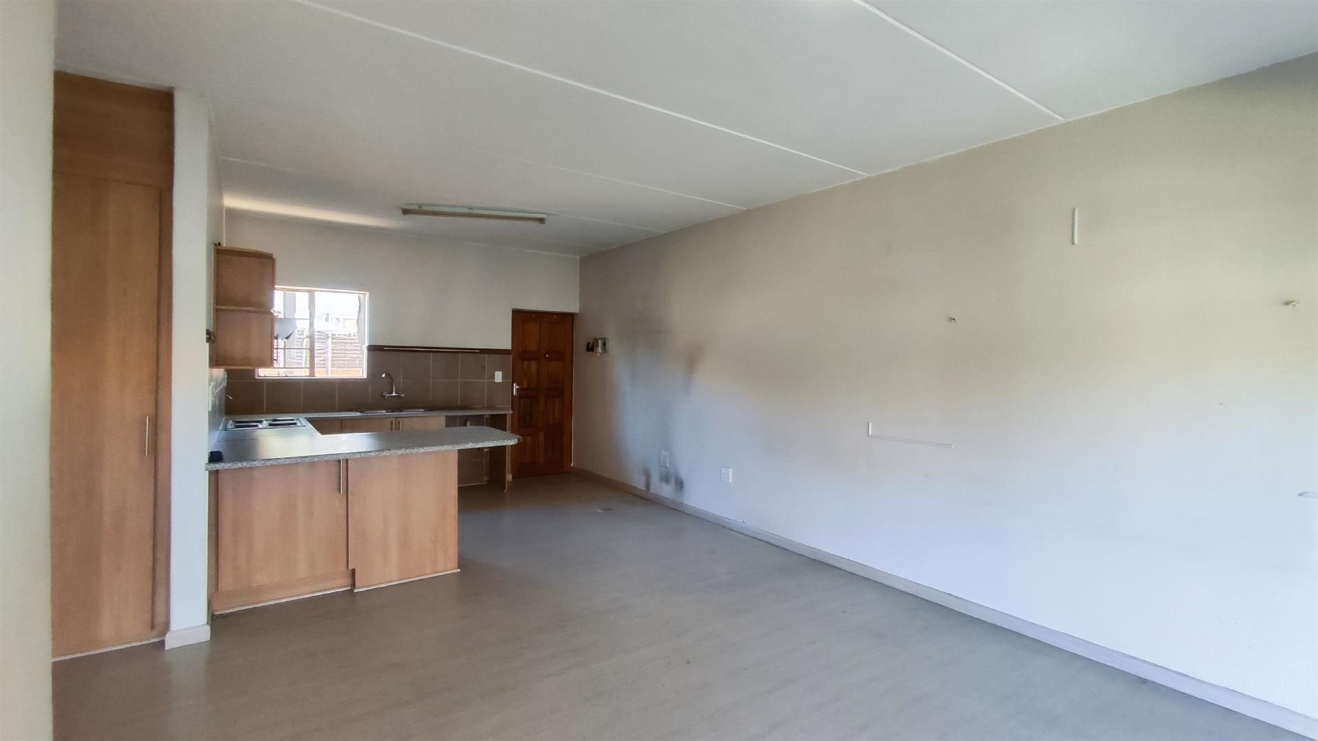 Lounges - 18 square meters of property in Rynfield