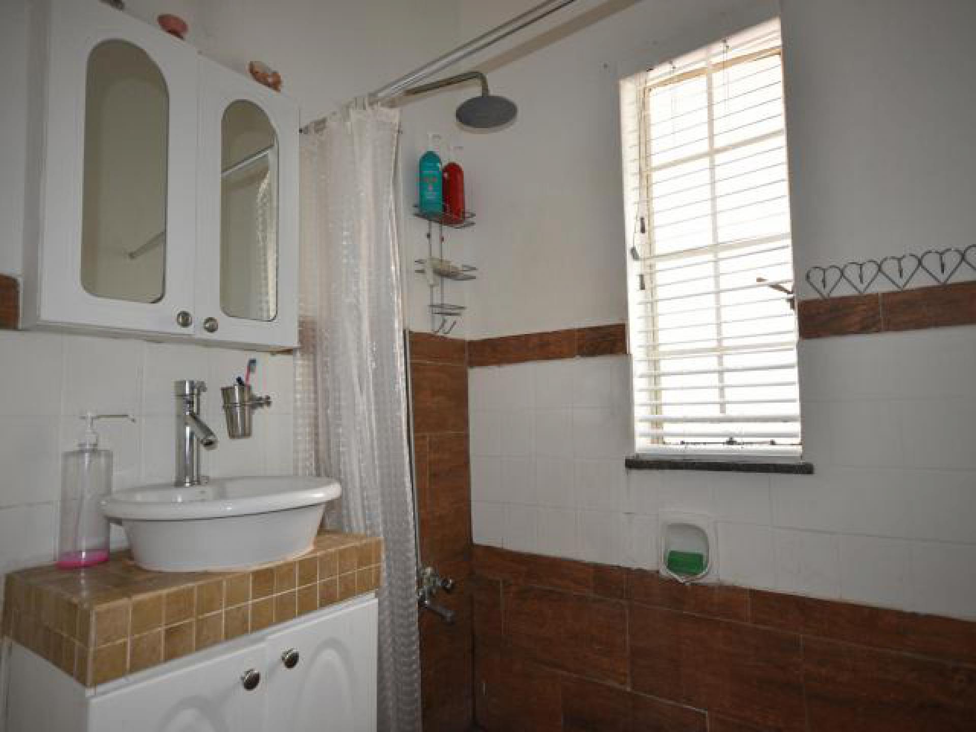 Bathroom 1 - 6 square meters of property in Primrose Hill