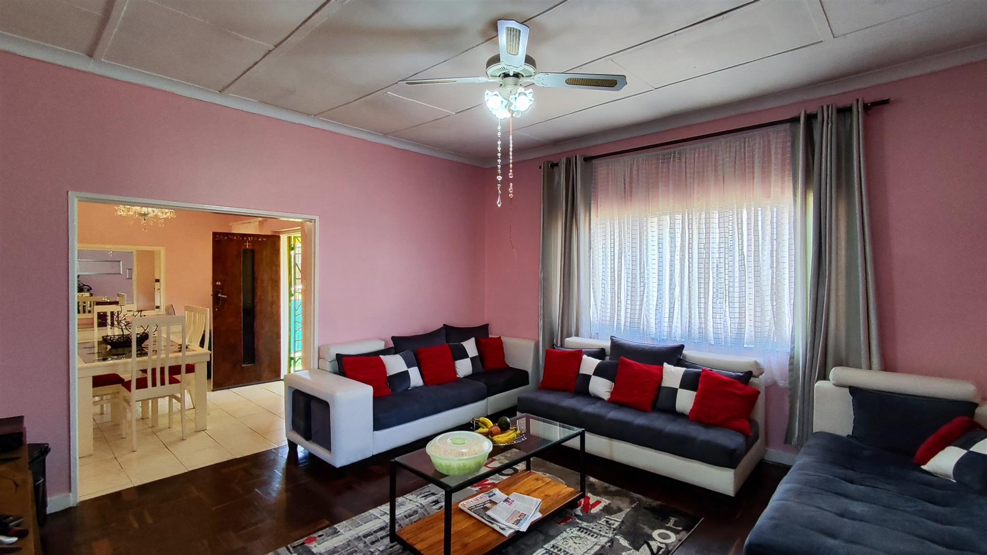 Lounges - 26 square meters of property in Primrose Hill