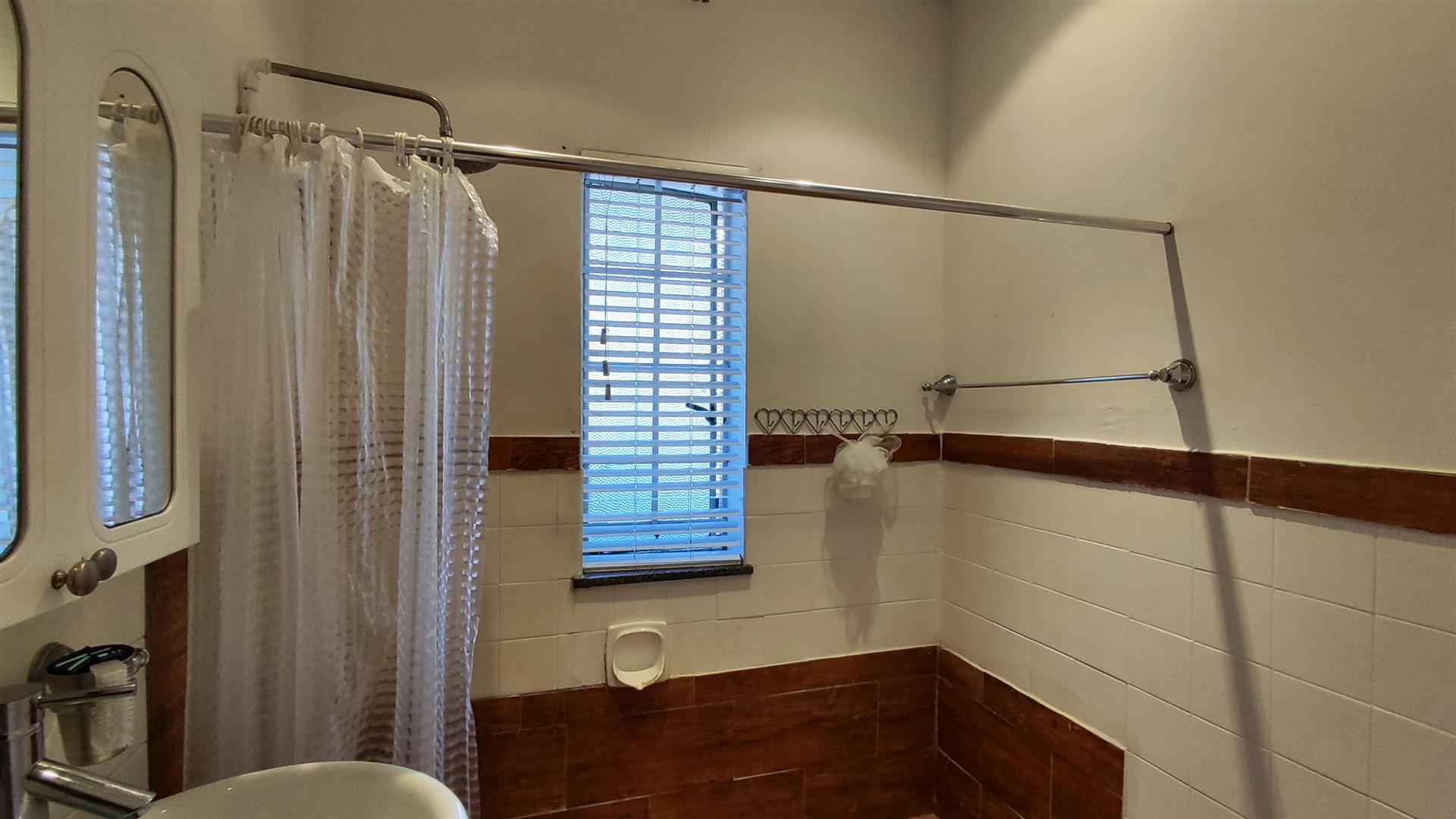 Bathroom 1 - 6 square meters of property in Primrose Hill