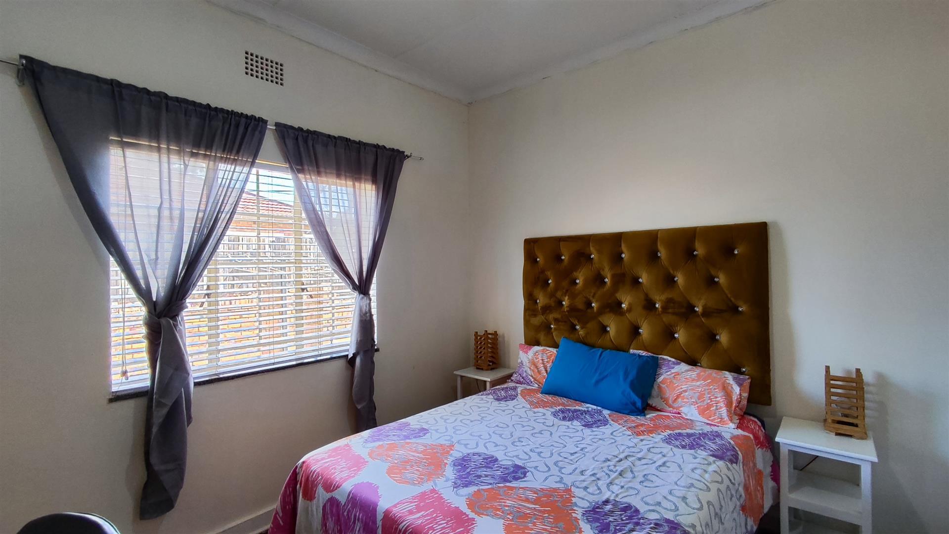 Bed Room 1 - 15 square meters of property in Primrose Hill