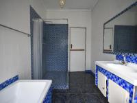 Bathroom 2 of property in Primrose Hill