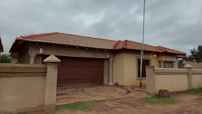 2 Bedroom House for Sale For Sale in Langaville - MR627965