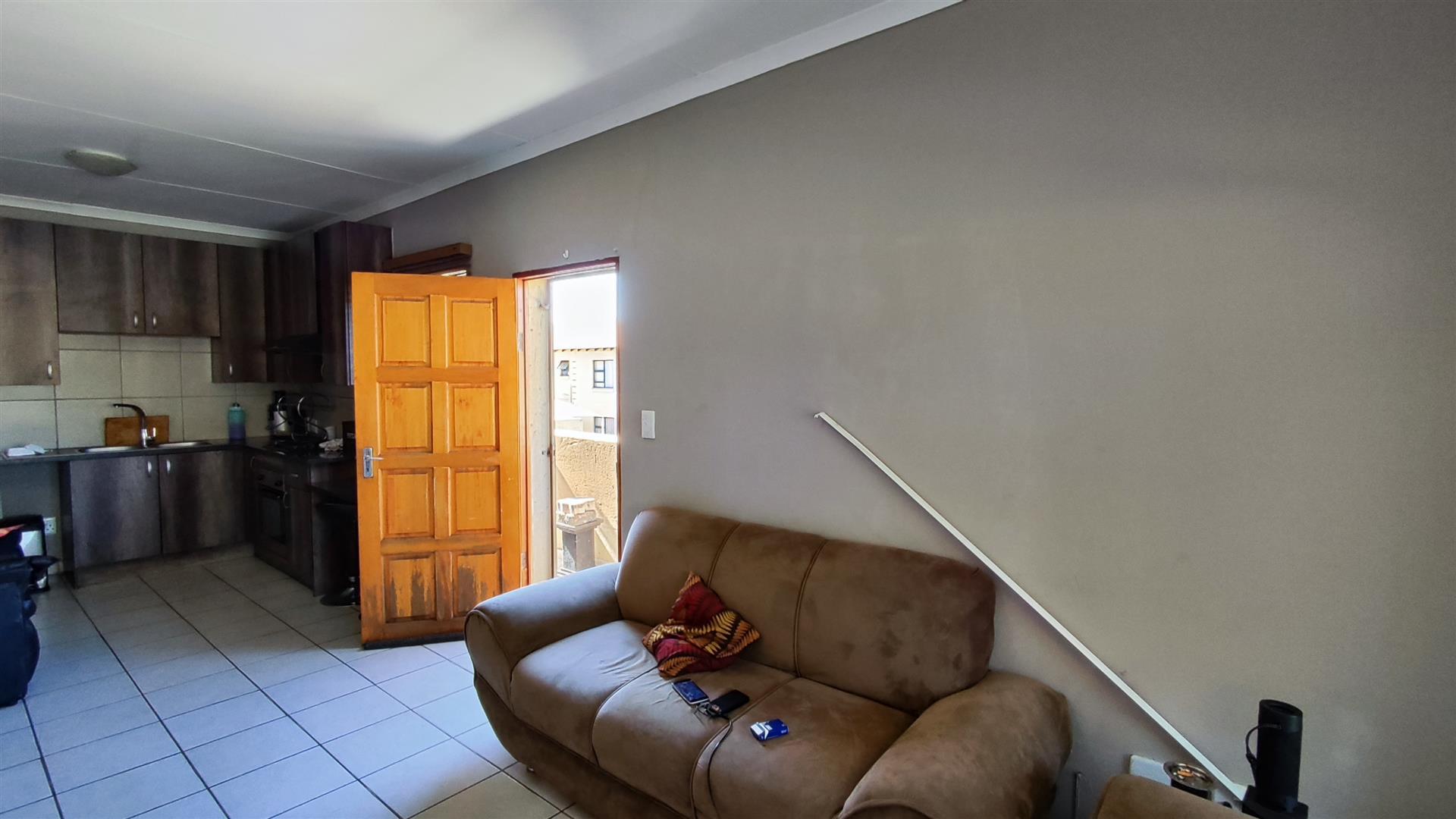 Lounges - 14 square meters of property in Brakpan