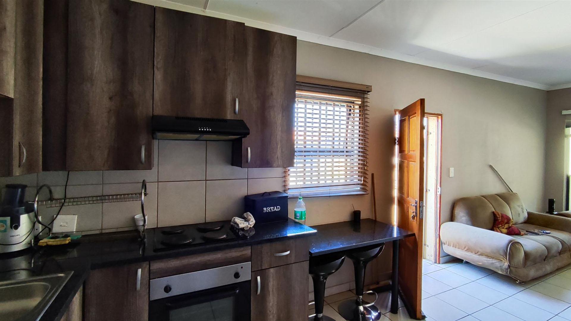 Kitchen - 11 square meters of property in Brakpan