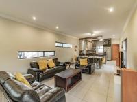 Lounges - 40 square meters of property in Glenmarais (Glen Marais)