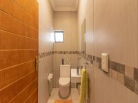 Guest Toilet - 3 square meters of property in Glenmarais (Glen Marais)