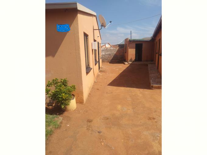 3 Bedroom House for Sale For Sale in Protea Glen - MR627988