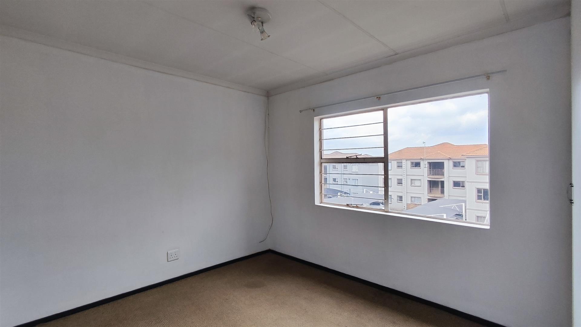 Bed Room 2 - 14 square meters of property in Bardene