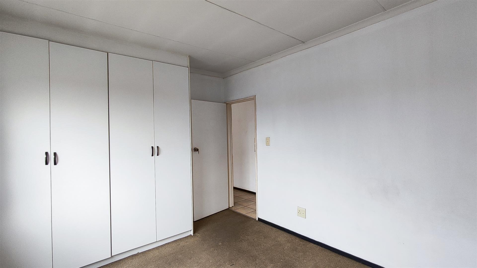 Bed Room 2 - 14 square meters of property in Bardene