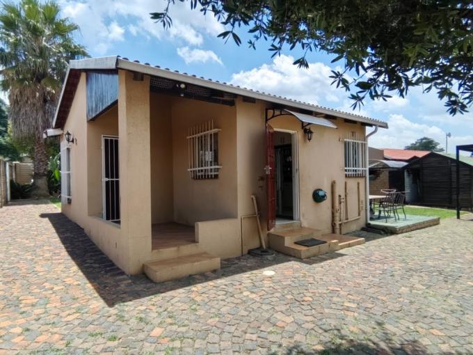 2 Bedroom House for Sale For Sale in Johannesburg Central - MR628106
