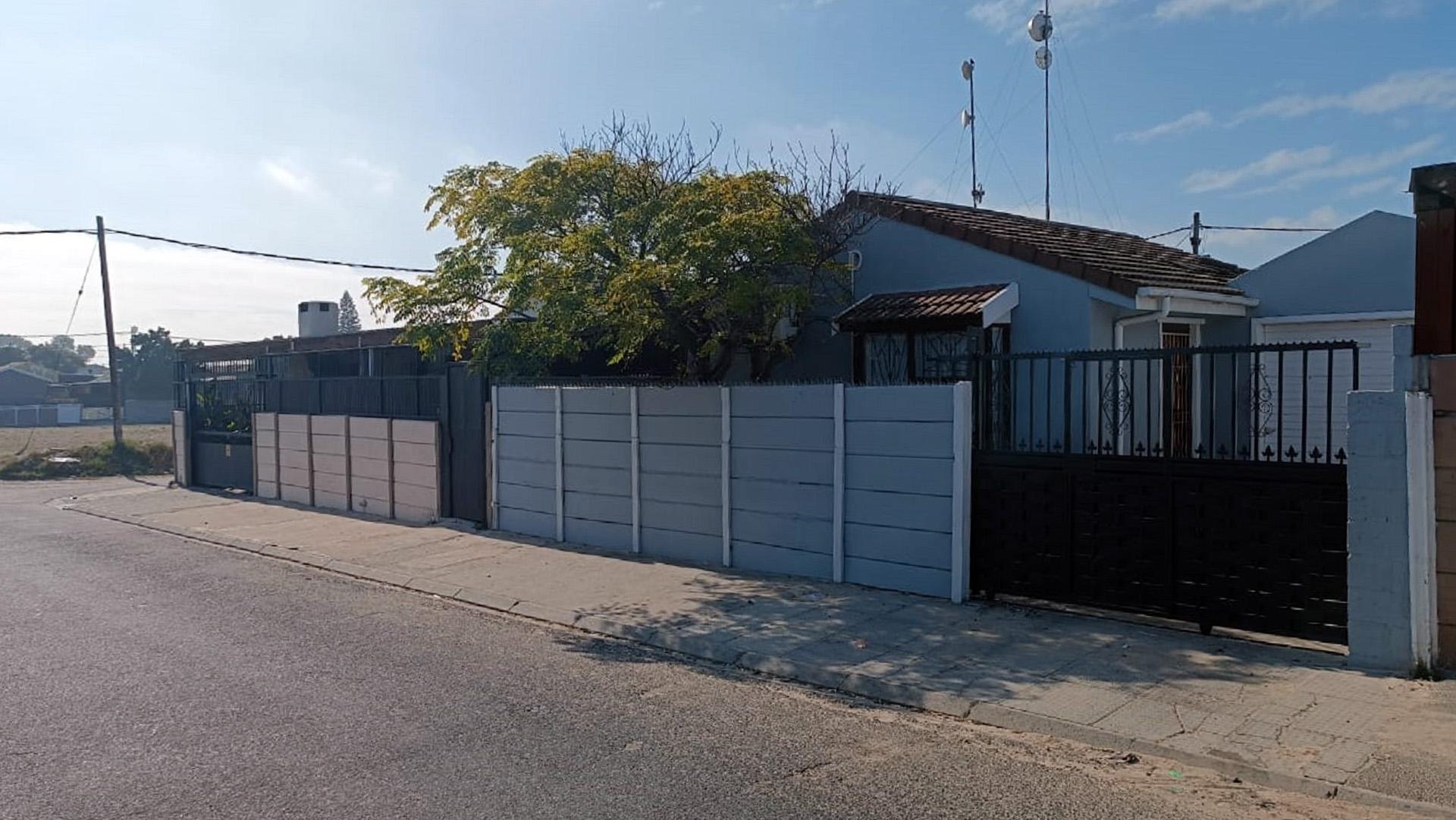 Front View of property in Delft