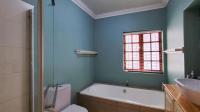 Main Bathroom - 8 square meters of property in Sunnyridge