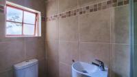 Bathroom 2 - 2 square meters of property in Sunnyridge