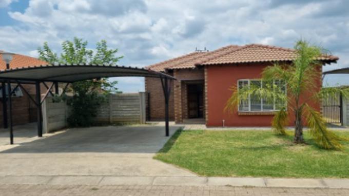 SA Home Loans Sale in Execution 2 Bedroom House for Sale in Waterkloof (Rustenburg) - MR628134