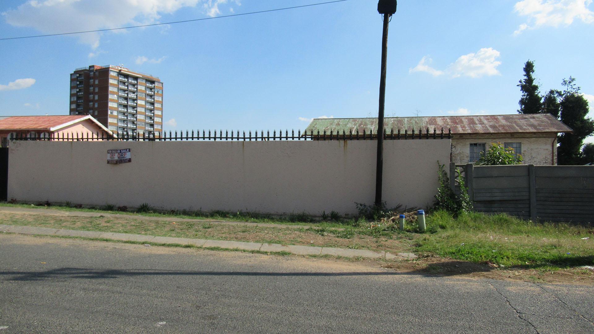 Front View of property in Lindbergh Park