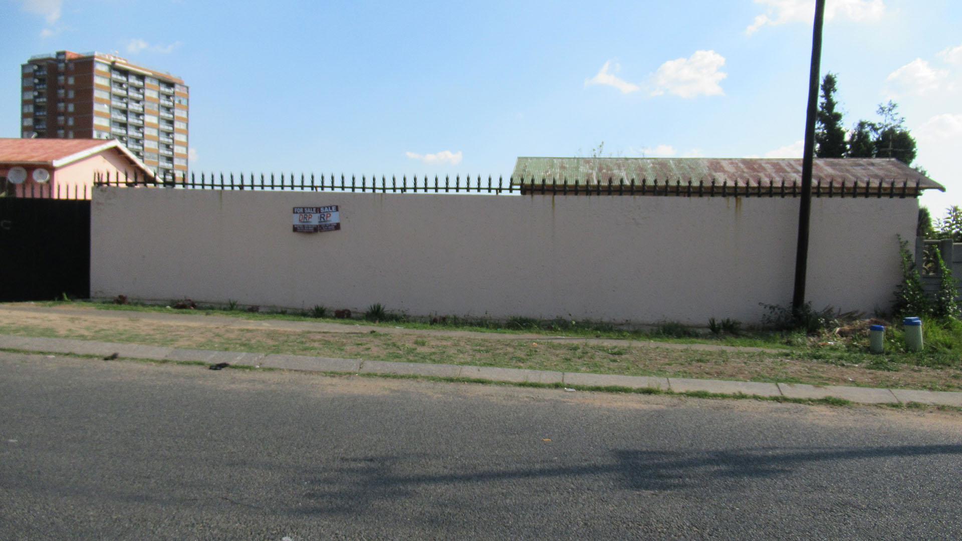 Front View of property in Lindbergh Park
