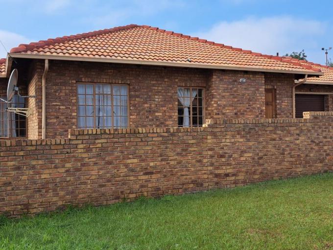2 Bedroom House for Sale For Sale in Rensburg - MR628234