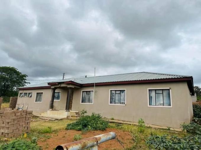 10 Bedroom Commercial for Sale For Sale in Thohoyandou - MR628518