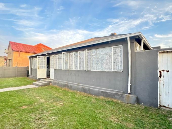 4 Bedroom House for Sale For Sale in Kenilworth - JHB - MR628689