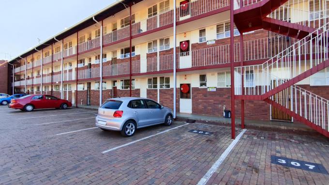 1 Bedroom Sectional Title for Sale For Sale in Birchleigh - Private Sale - MR628751
