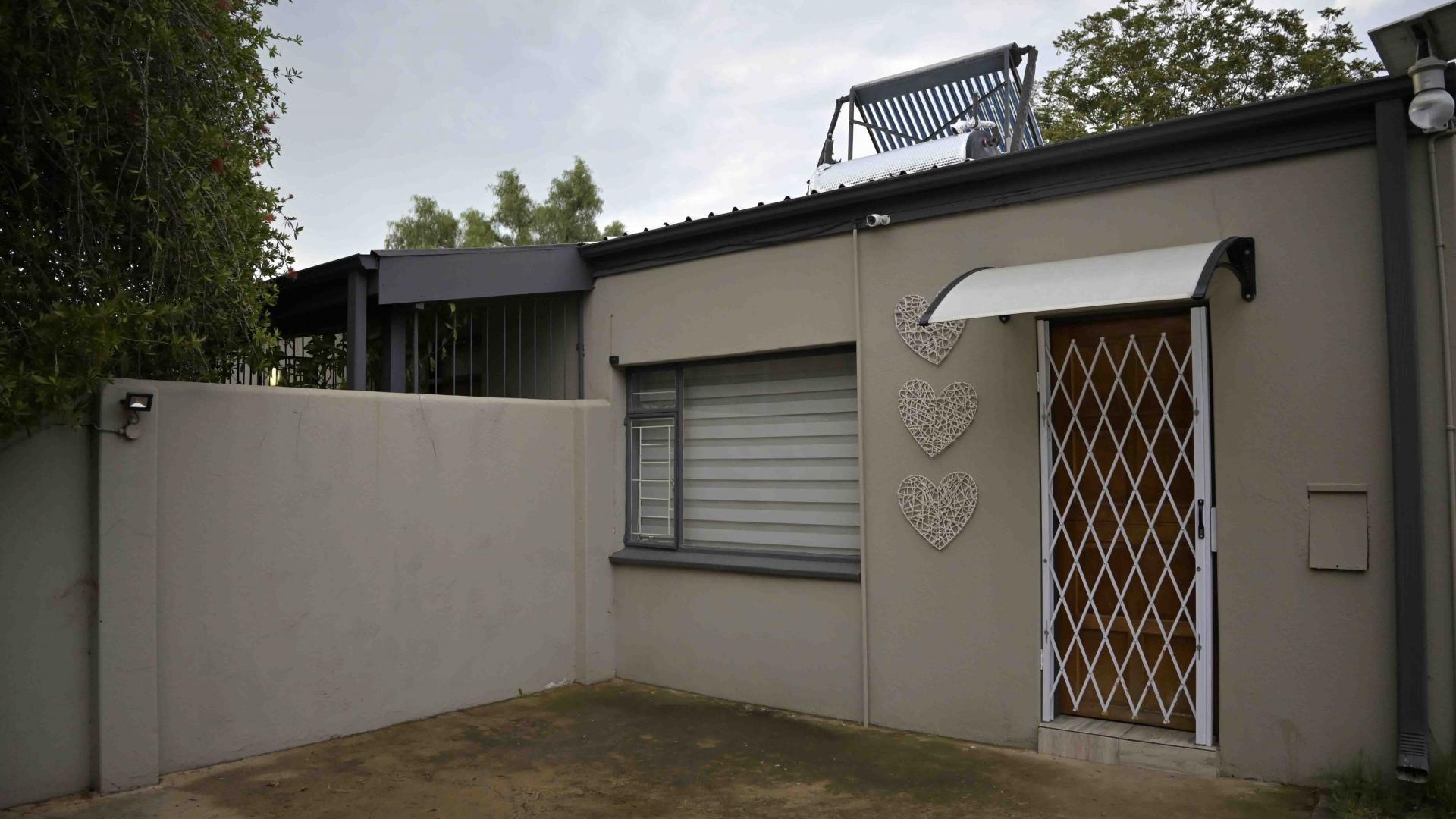 Flatlet - 162 square meters of property in Sasolburg