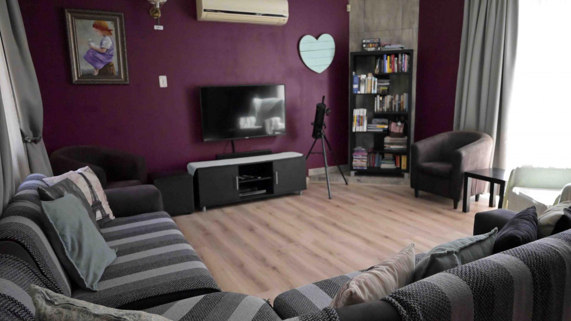 Lounges - 55 square meters of property in Sasolburg