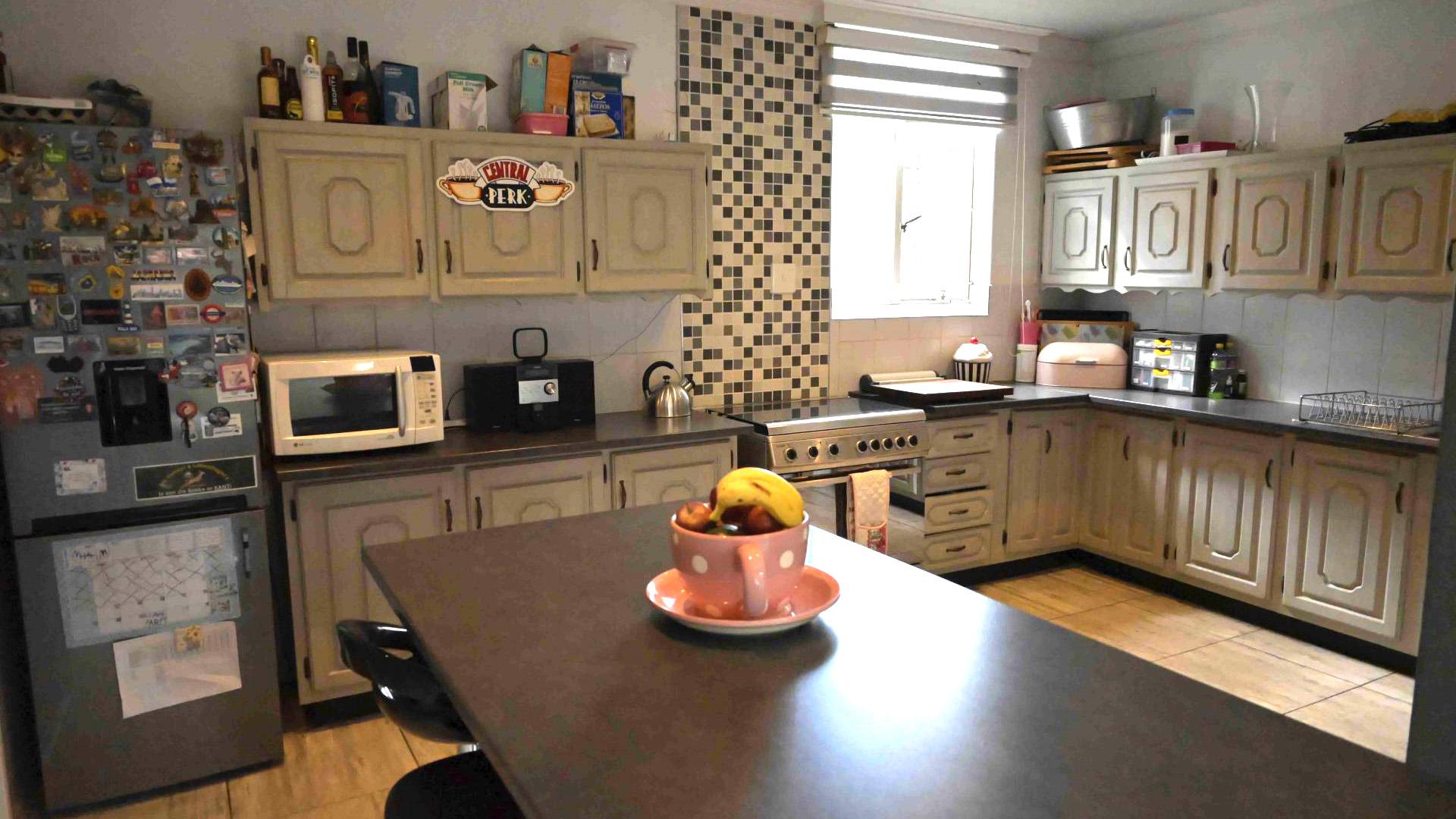 Kitchen - 40 square meters of property in Sasolburg