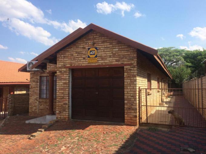 3 Bedroom House for Sale For Sale in Azaleapark - MR628791