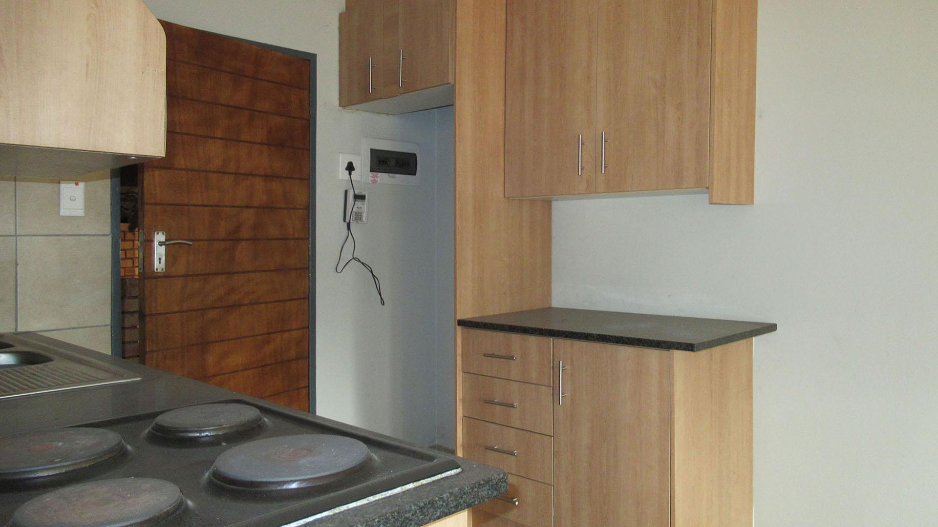 Kitchen - 5 square meters of property in Olifantsvlei 327-Iq