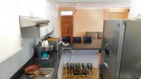 Kitchen - 9 square meters of property in Essenwood