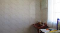Bathroom 1 - 7 square meters of property in Maraisburg