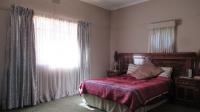 Main Bedroom - 20 square meters of property in Maraisburg