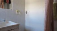 Bathroom 1 - 4 square meters of property in Mindalore