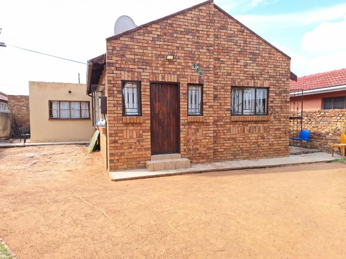 2 Bedroom House for Sale For Sale in Soshanguve - MR629019