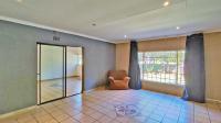 Lounges - 34 square meters of property in Brackendowns