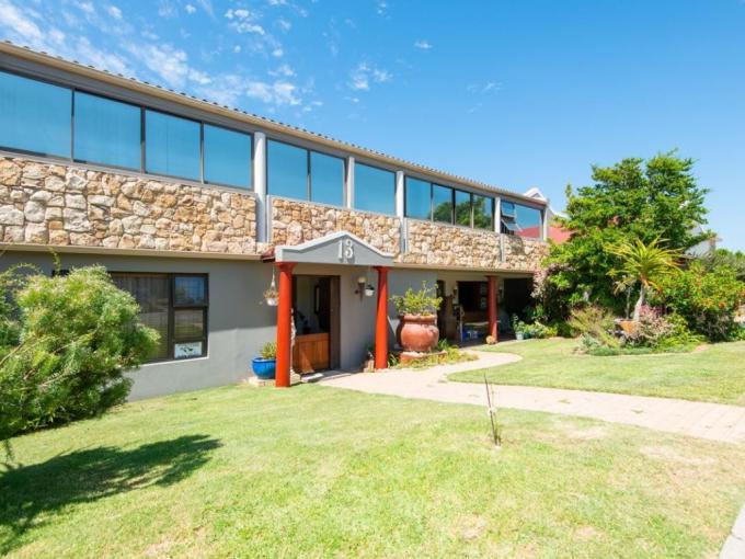 4 Bedroom House for Sale For Sale in Stilbaai (Still Bay) - MR629106