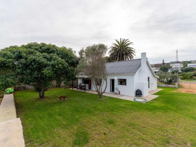 3 Bedroom House for Sale For Sale in Stilbaai (Still Bay) - MR629108