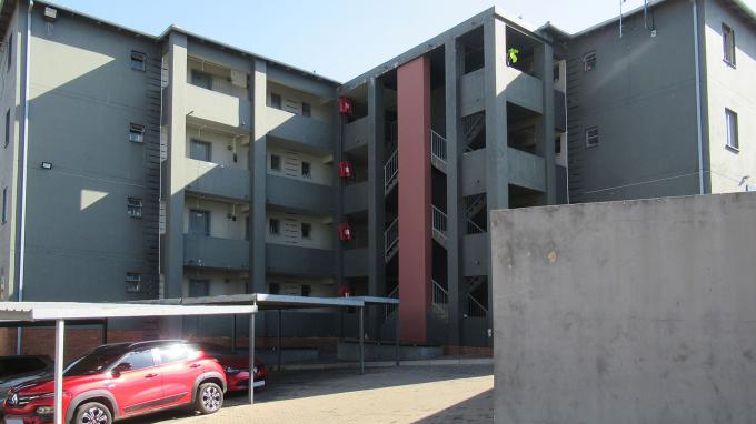2 Bedroom Apartment for Sale For Sale in Fleurhof - Home Sell - MR629229