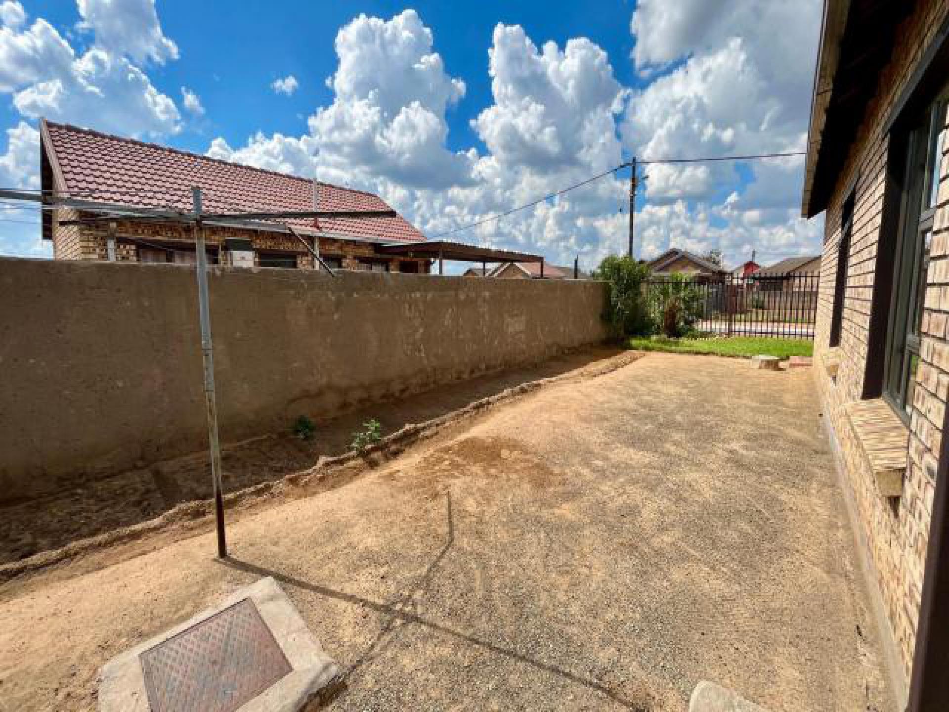 Backyard of property in Bloemdustria