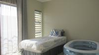 Bed Room 2 - 17 square meters of property in Lone Hill