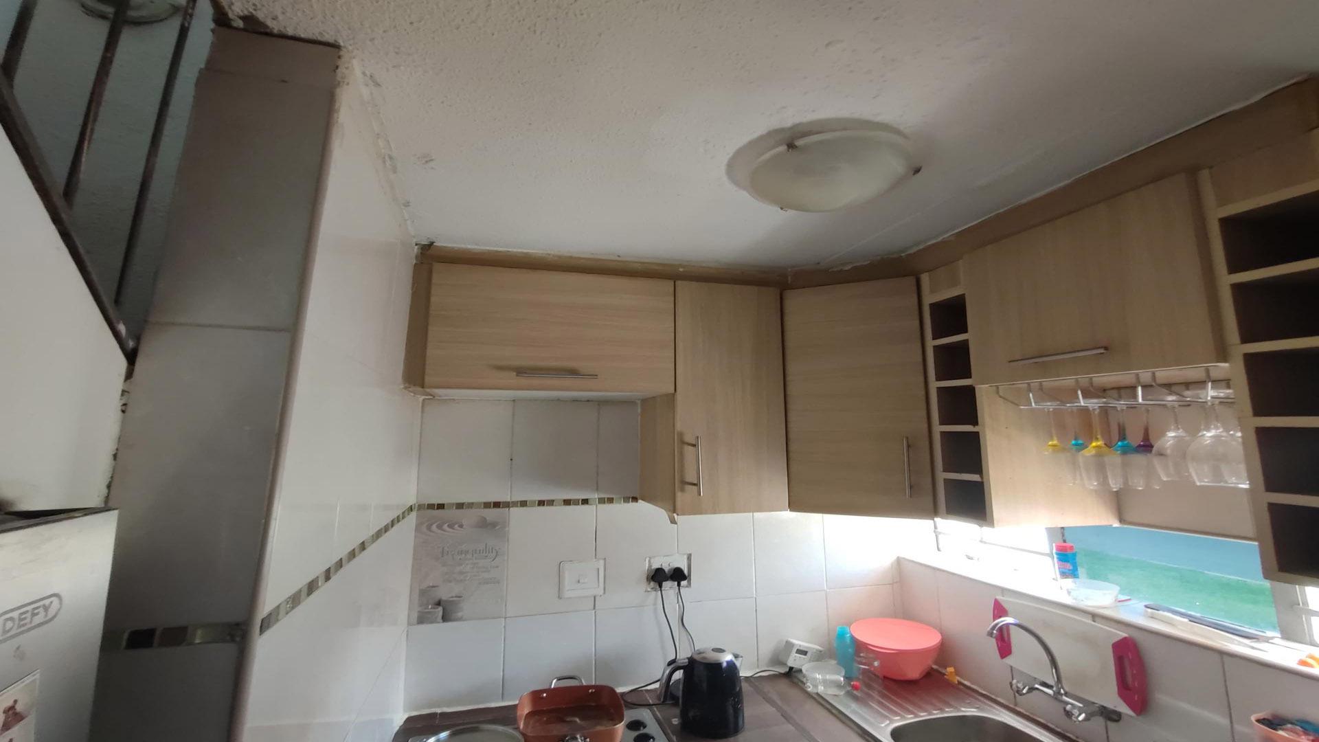 Kitchen of property in Windmill Park