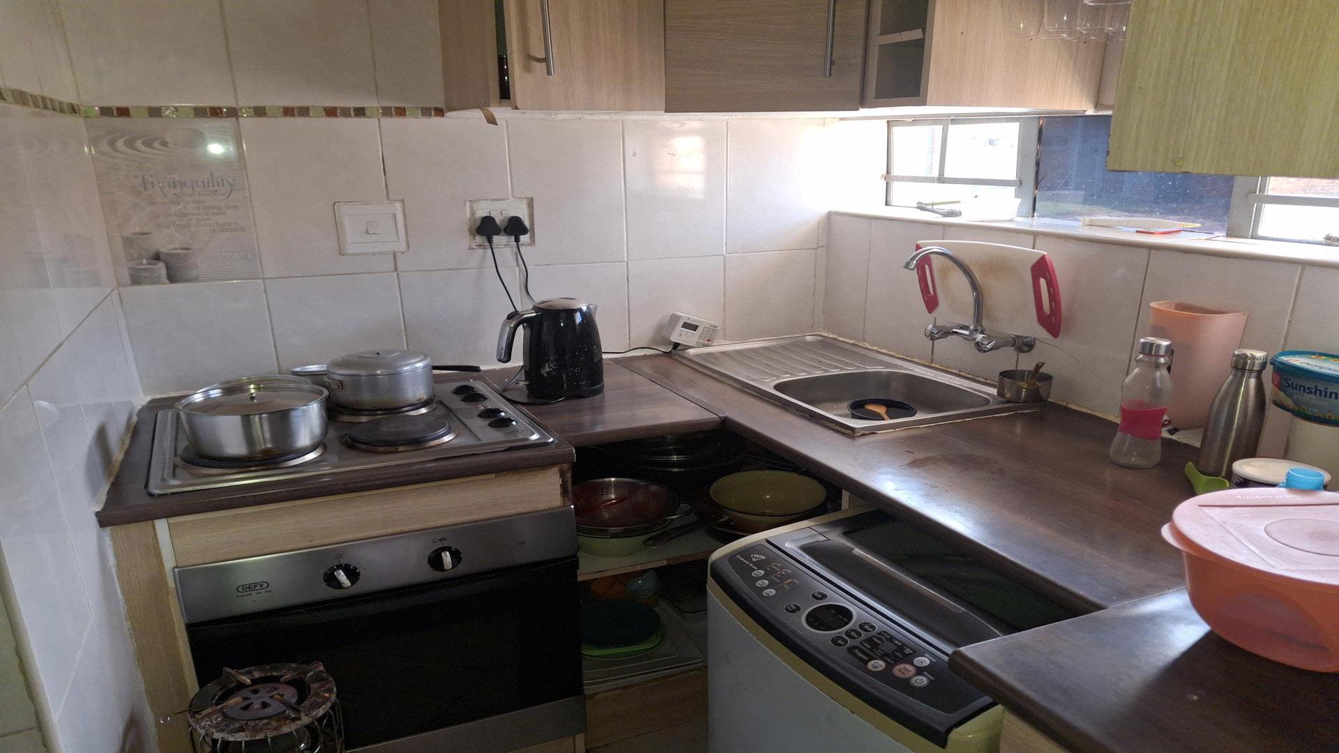 Kitchen of property in Windmill Park