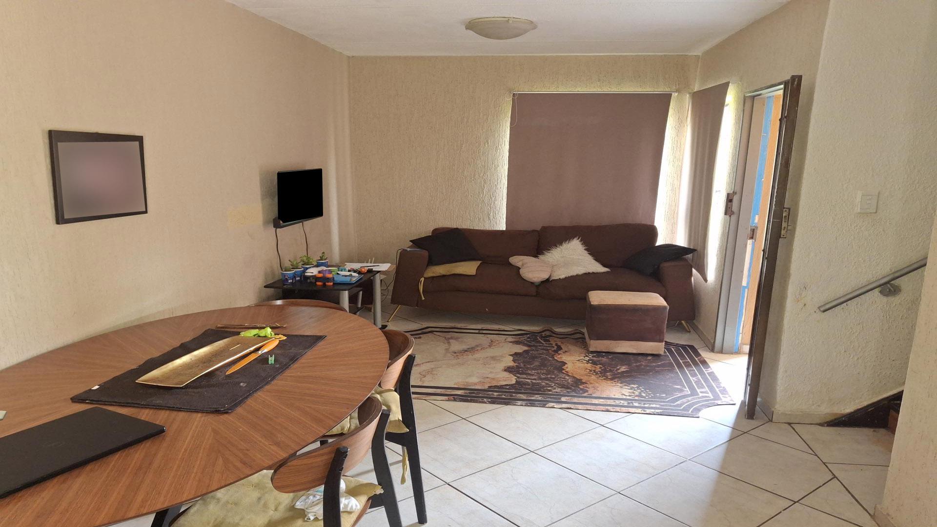 Lounges of property in Windmill Park