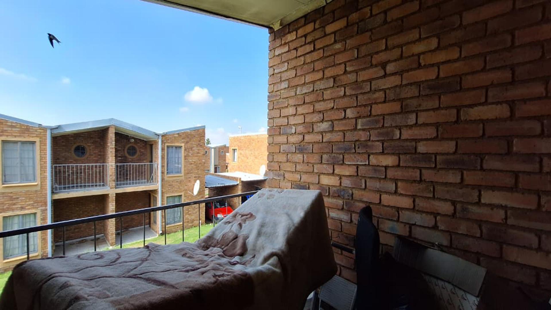 Balcony - 7 square meters of property in Windmill Park