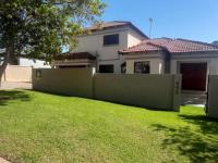 3 Bedroom 2 Bathroom House to Rent for sale in Thatchfield